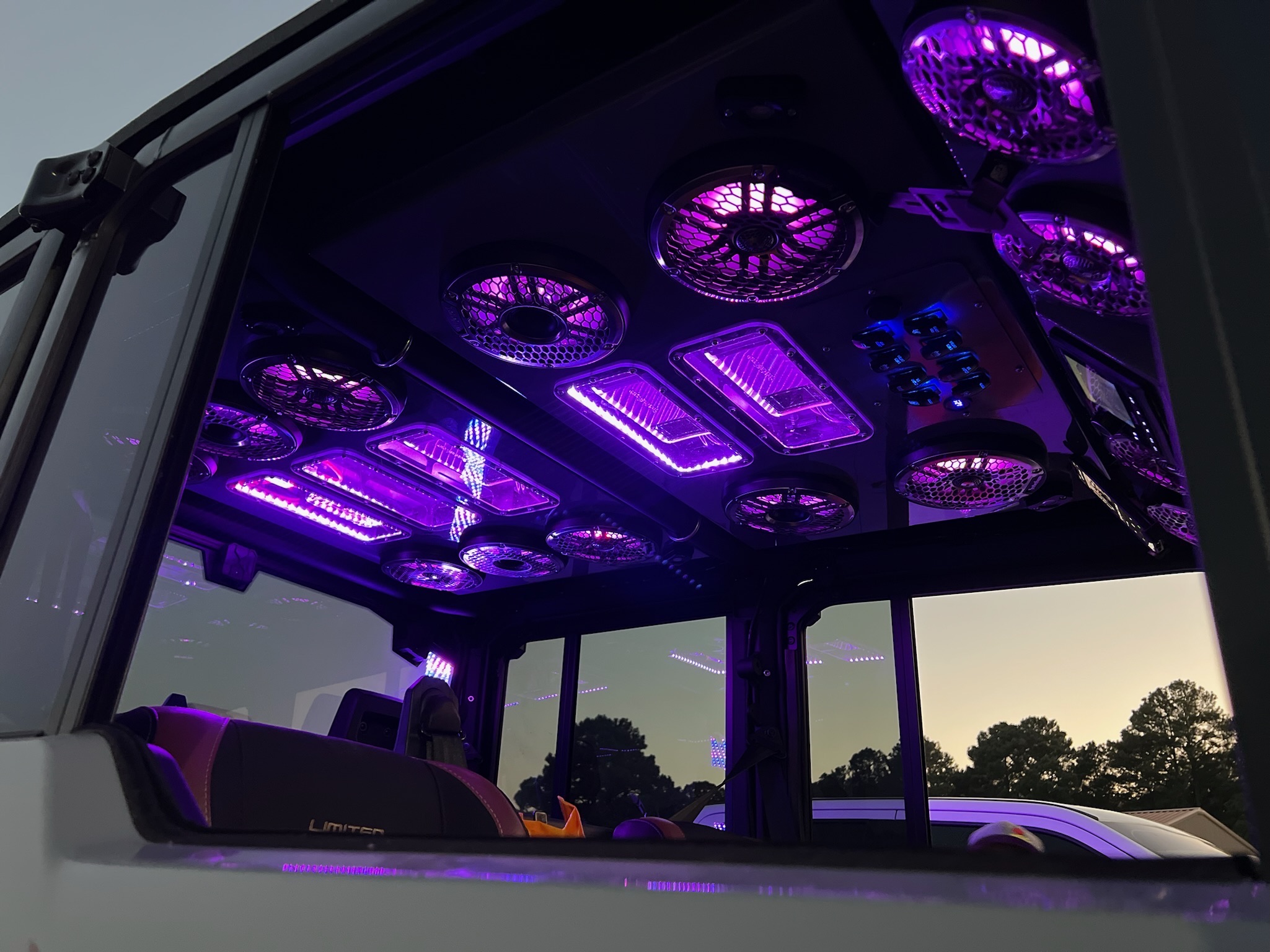 CanAm Defender Max 8" Roof